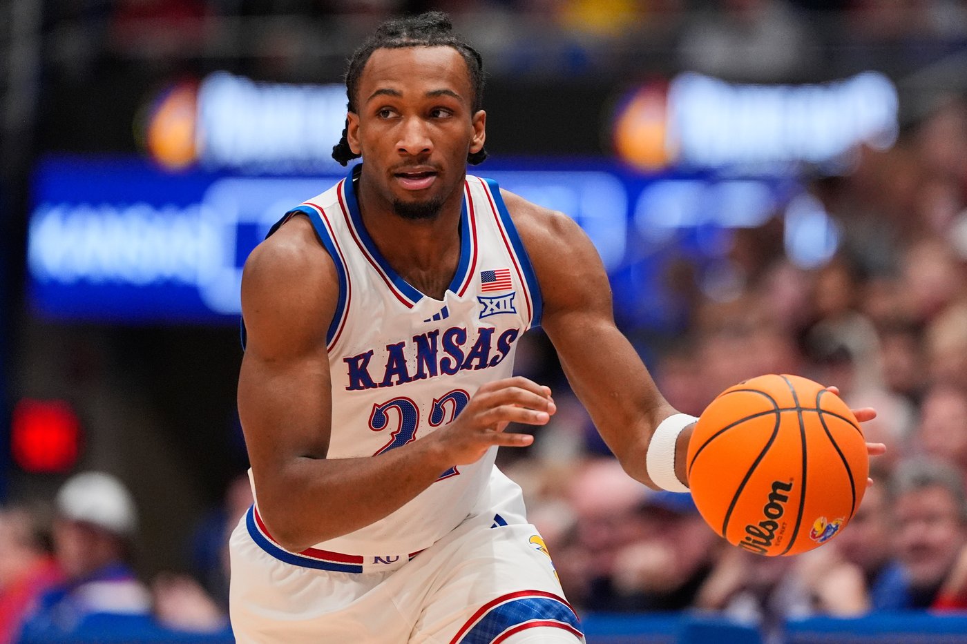 Freshman Darryn Peterson impresses with 21 points in 22 minutes in win for No. 19 Kansas | iNFOnews.ca