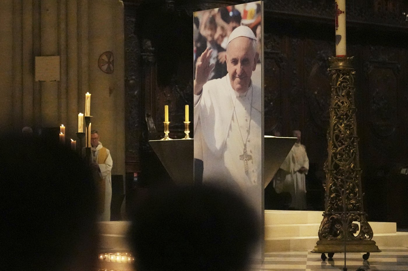 Pope Francis worried about greeting crowd in St. Peter's Square but was thankful he did, report says | iNFOnews.ca Pope Francis worried about greeting crowd in St. Peter's Square but was thankful he did, report says | iNFOnews.ca