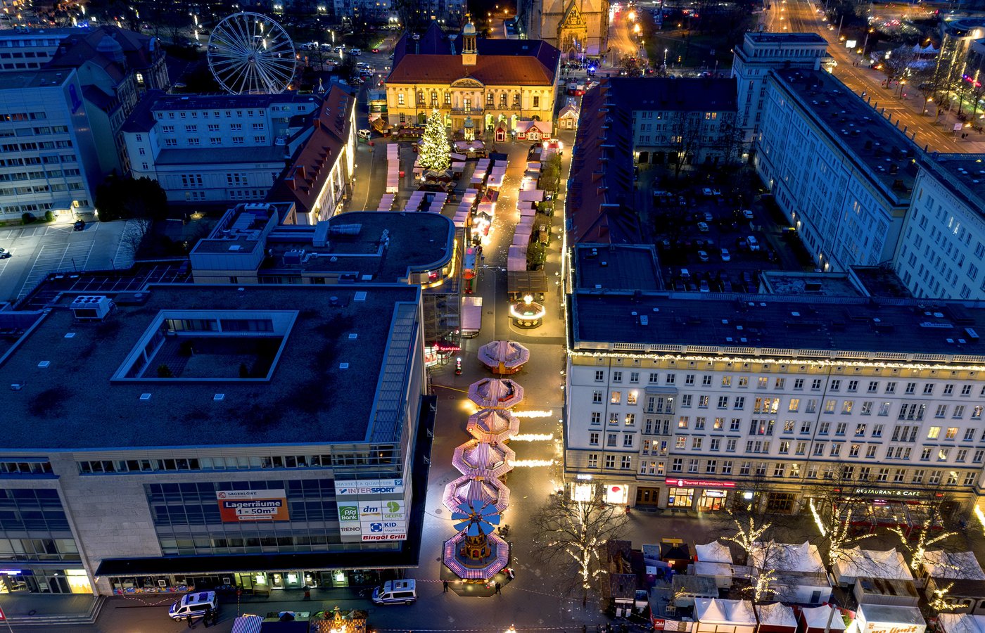 Germans mourn the 5 killed and 200 injured in the apparent attack on a Christmas market | iNFOnews.ca Germans mourn the 5 killed and 200 injured in the apparent attack on a Christmas market | iNFOnews.ca