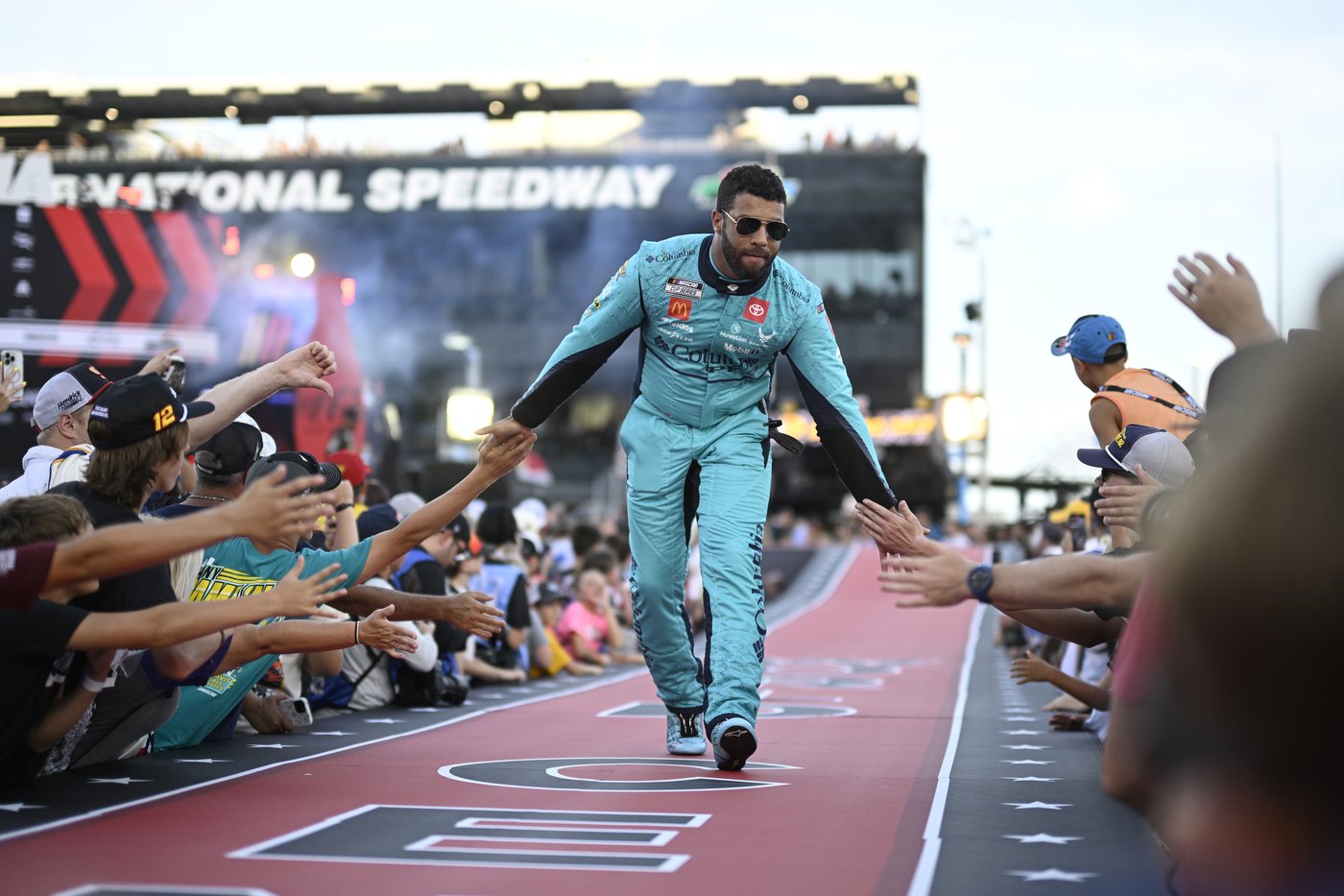 NASCAR driver Bubba Wallace signs contract extension with Jordan-owned 23XI Racing | iNFOnews.ca