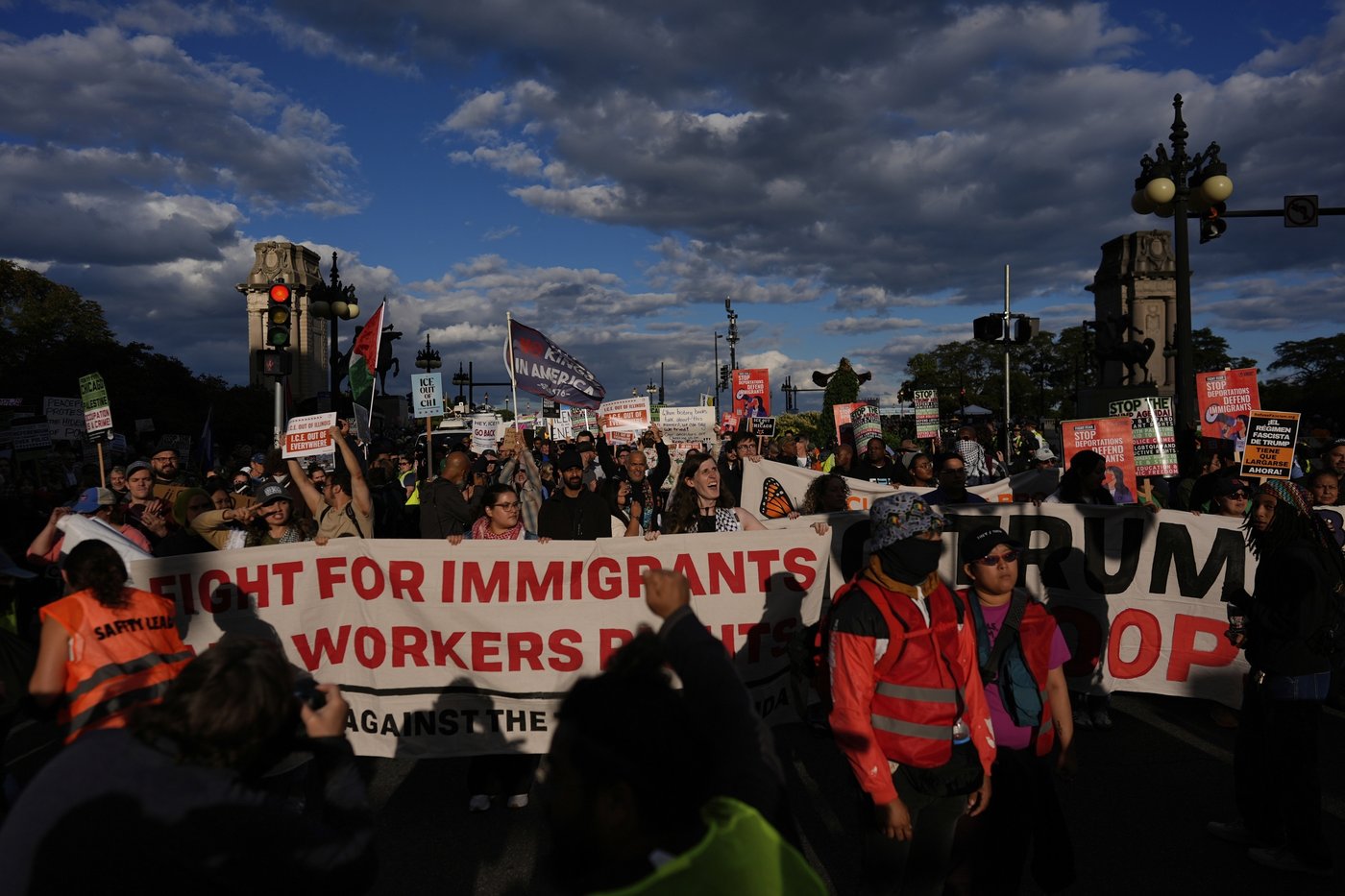 Chicago's Mexican Independence Day celebrations shadowed by Trump’s threats for the city | iNFOnews.ca