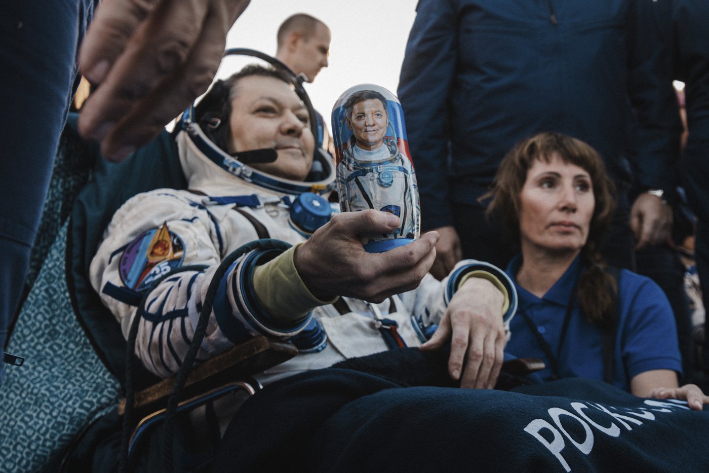 2 record-breaking Russians and an American who lived on space station for 6 months return to Earth | iNFOnews.ca