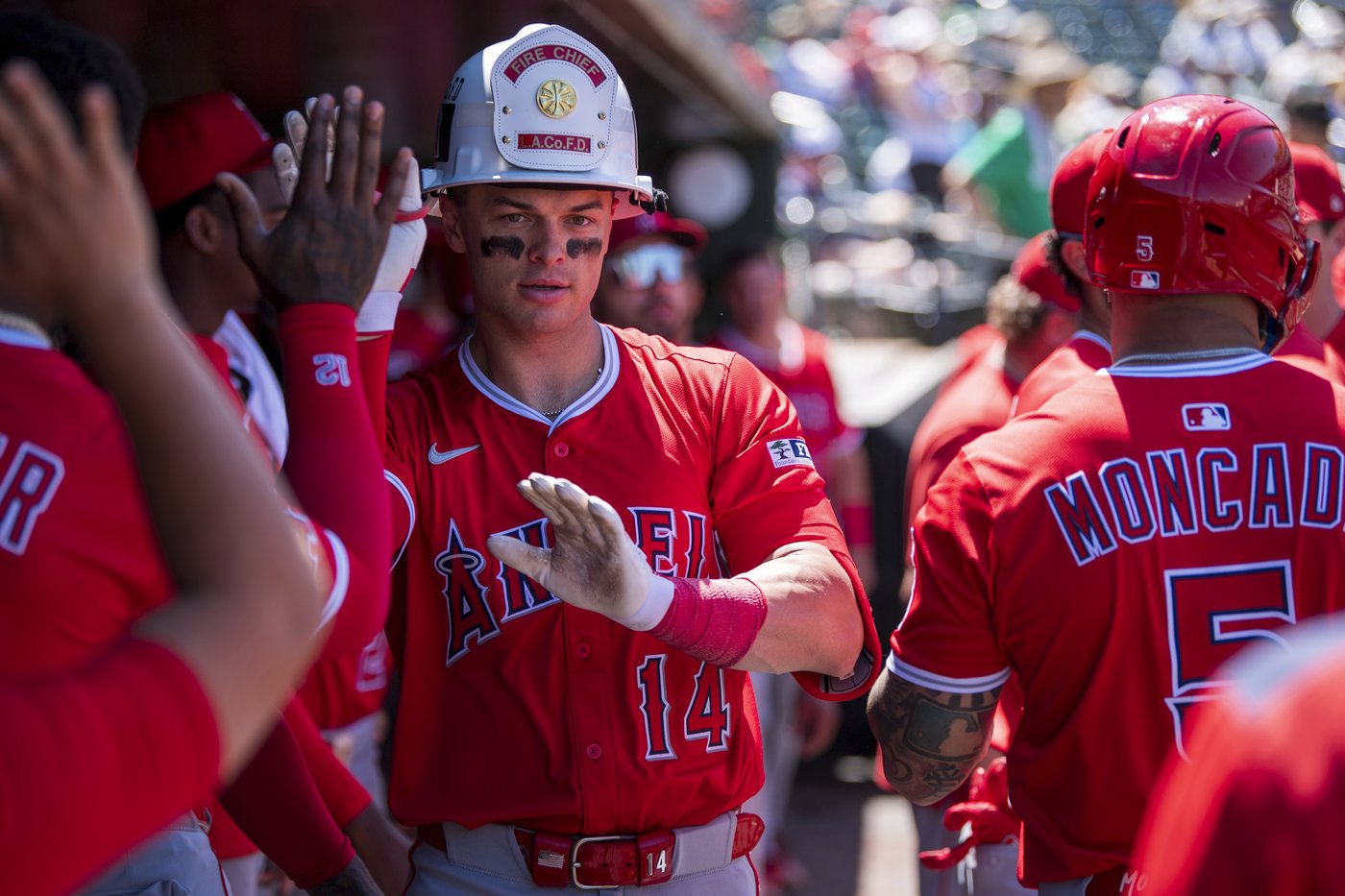Angels extend win streak, sweep A's with 10-5 victory | iNFOnews.ca