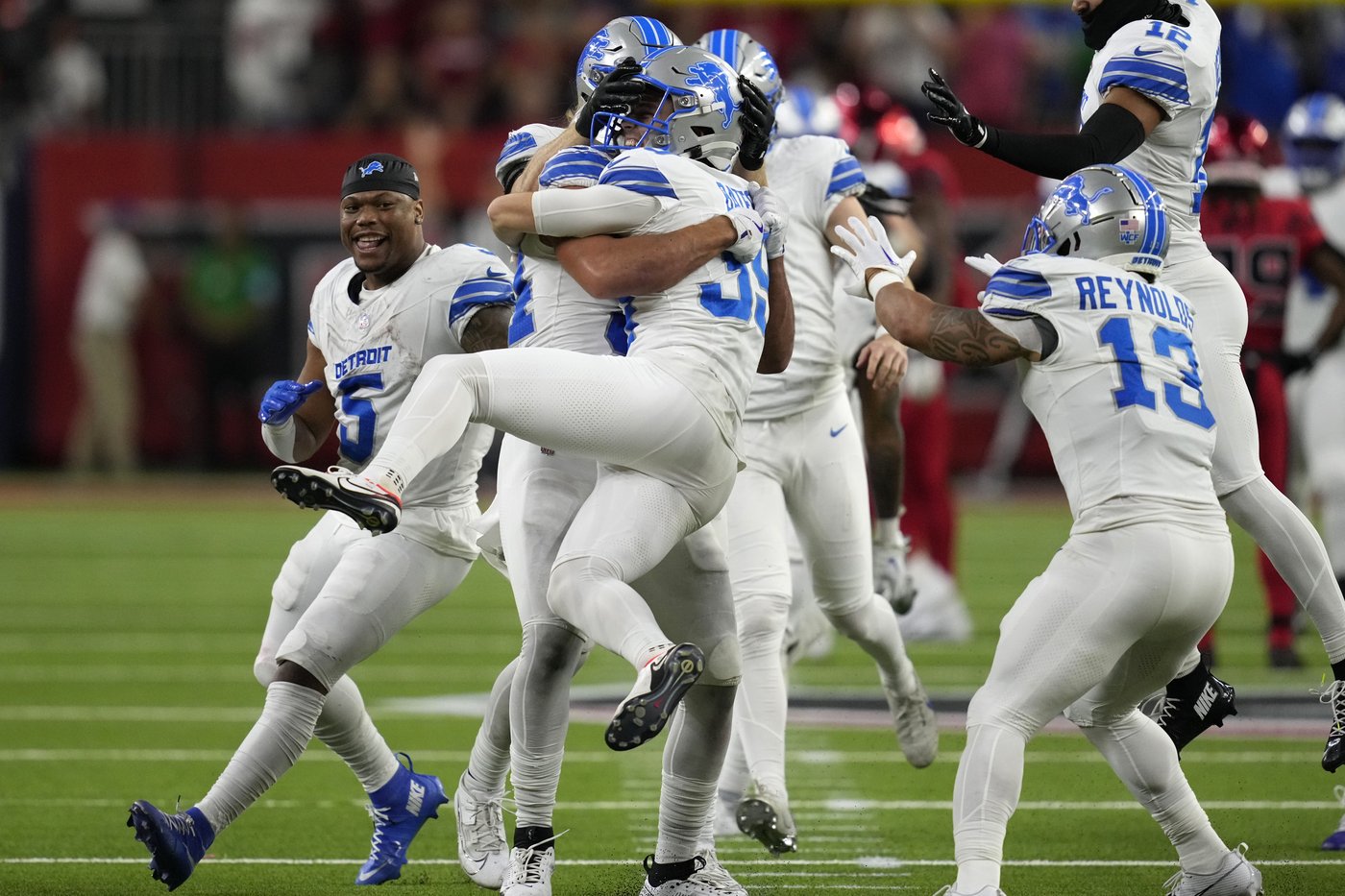 Jake Bates makes 52-yarder as time expires, Lions overcome Jared Goff's 5 INTs to beat Texans 26-23 | iNFOnews.ca Jake Bates makes 52-yarder as time expires, Lions overcome Jared Goff's 5 INTs to beat Texans 26-23 | iNFOnews.ca