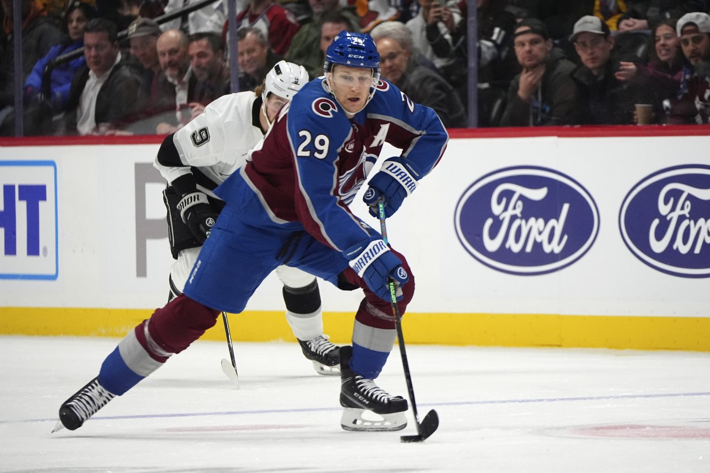 Rantanen has 9th career hat trick, Avalanche beat Kings 4-2 | iNFOnews.ca