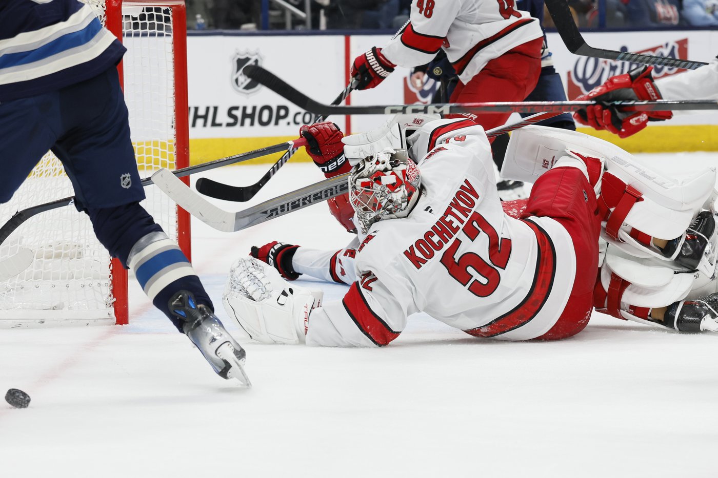 Fantilli scores in the 4th round of a shootout as Blue Jackets beat Hurricanes 4-3 | iNFOnews.ca