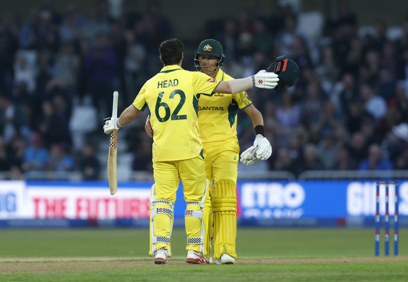 Travis Head smashes career-best 154 not out as Australia chases down 316 to beat England in 1st ODI | iNFOnews.ca