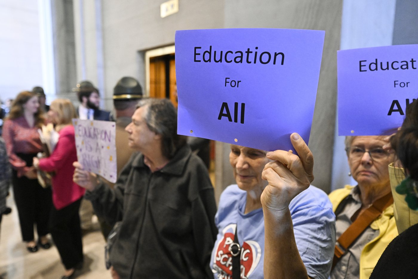 Tennessee Senate OKs a plan to let public schools turn away undocumented students | iNFOnews.ca