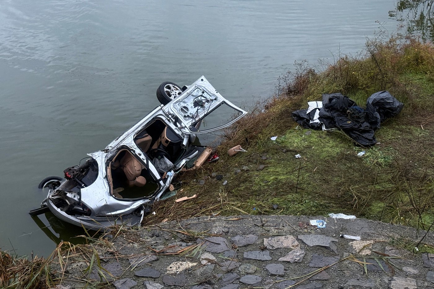 Van is chased by police in Bulgaria and crashes, killing six migrants | iNFOnews.ca Van is chased by police in Bulgaria and crashes, killing six migrants | iNFOnews.ca