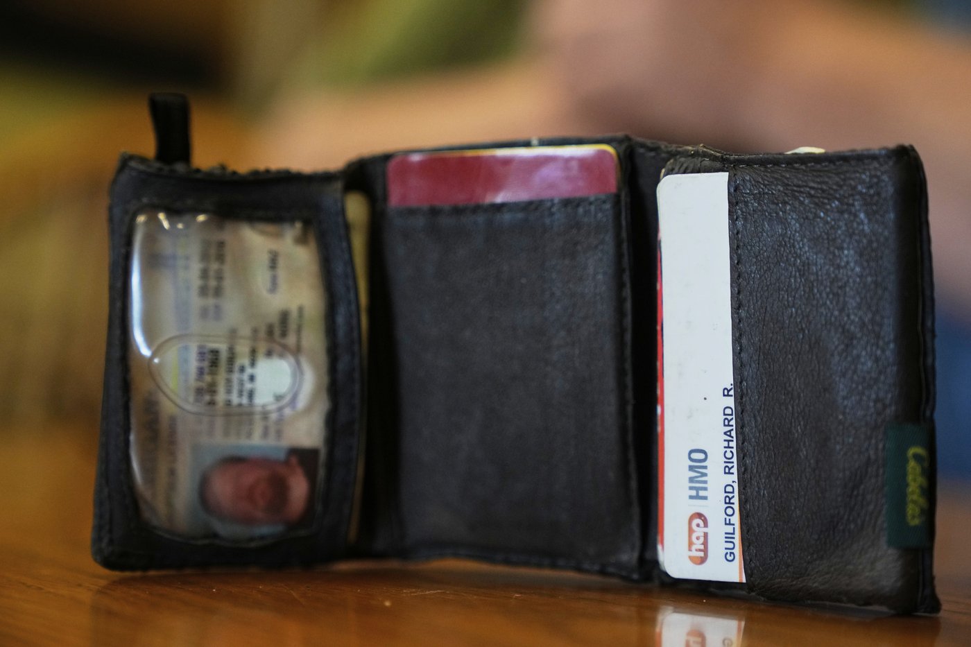 A Michigan autoworker's wallet is found under a hood in Minnesota - 151,000 miles later | iNFOnews.ca A Michigan autoworker's wallet is found under a hood in Minnesota - 151,000 miles later | iNFOnews.ca