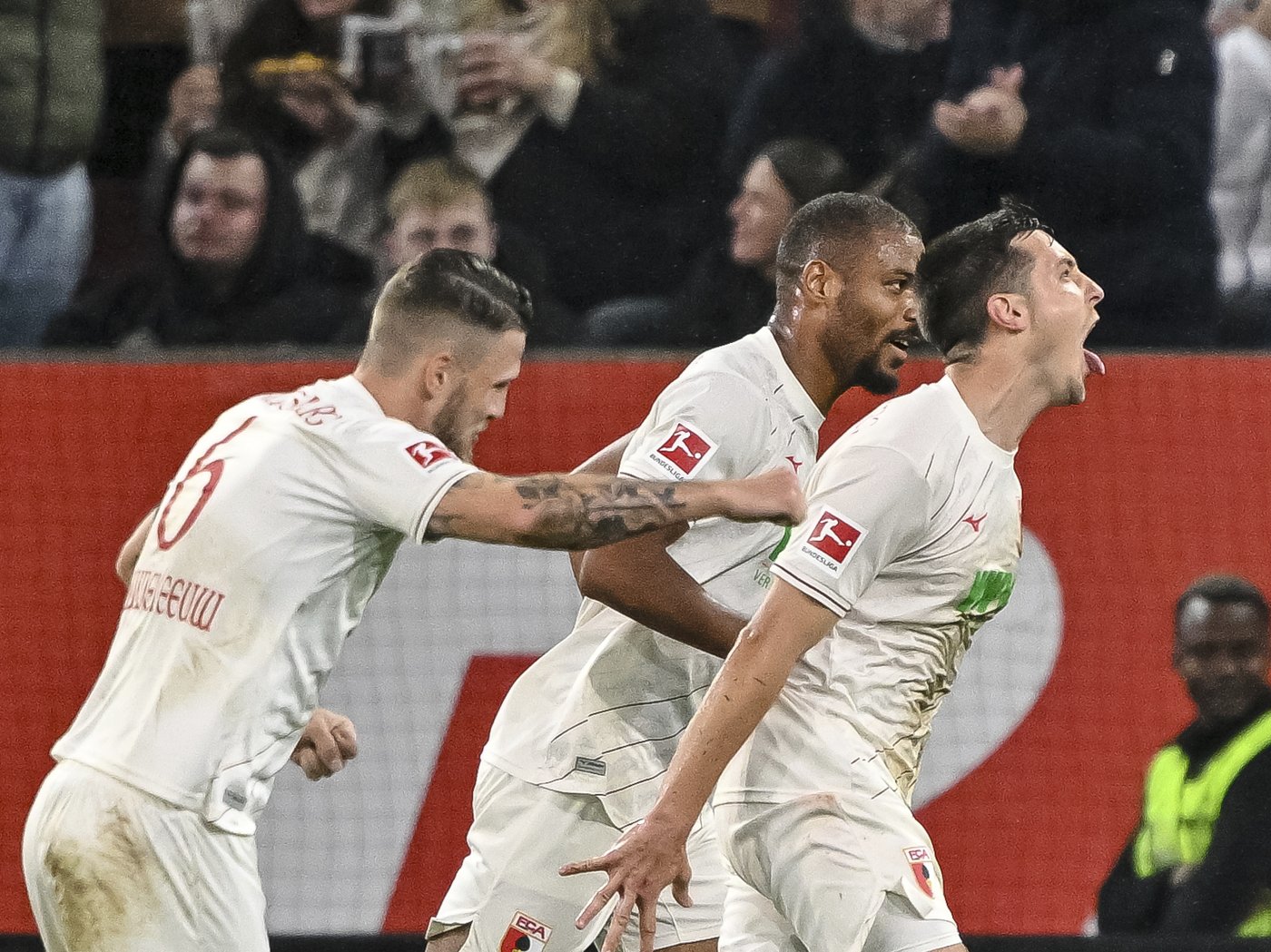 Debutant scores winner as Augsburg beats Borussia Moenchengladbach | iNFOnews.ca