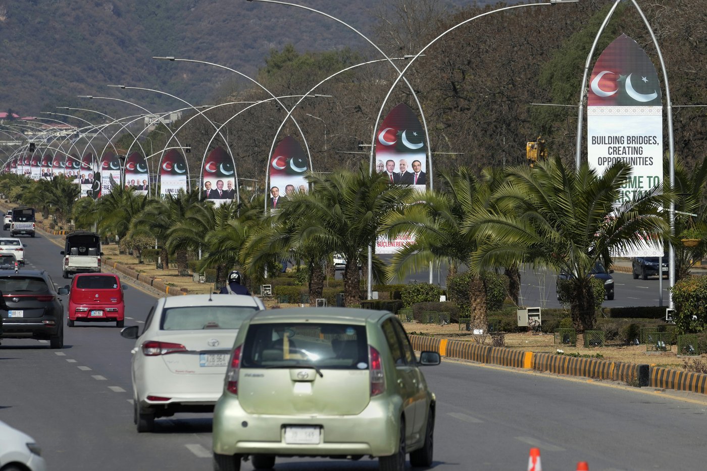 Turkey's president arrives in Pakistan's capital on a 2-day visit to boost trade, economic ties | iNFOnews.ca