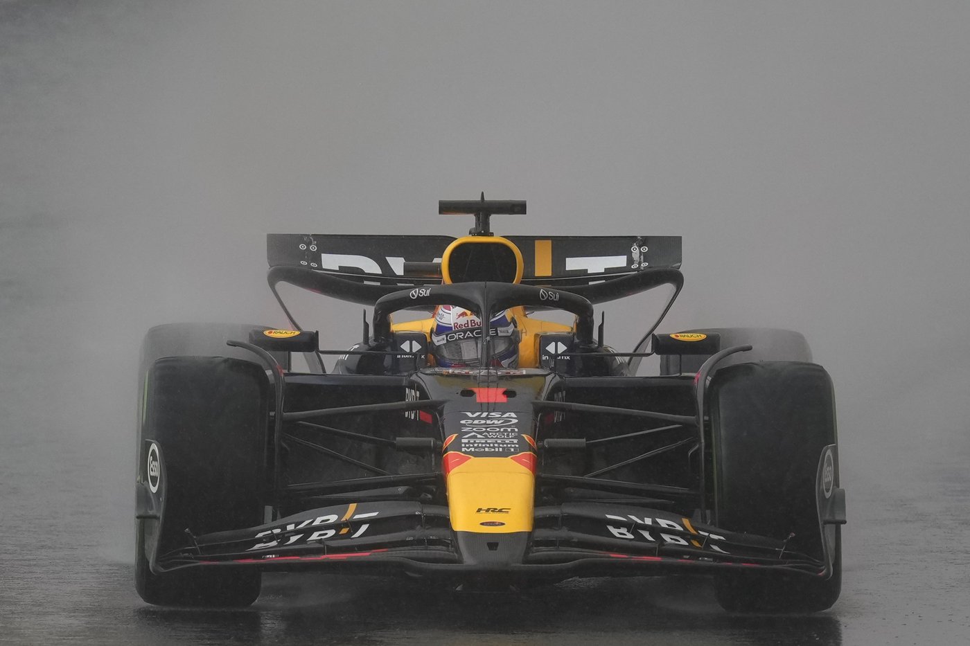 Red Bull's Verstappen nears 4th straight F1 title after winning Brazilian Grand Prix under rain | iNFOnews.ca