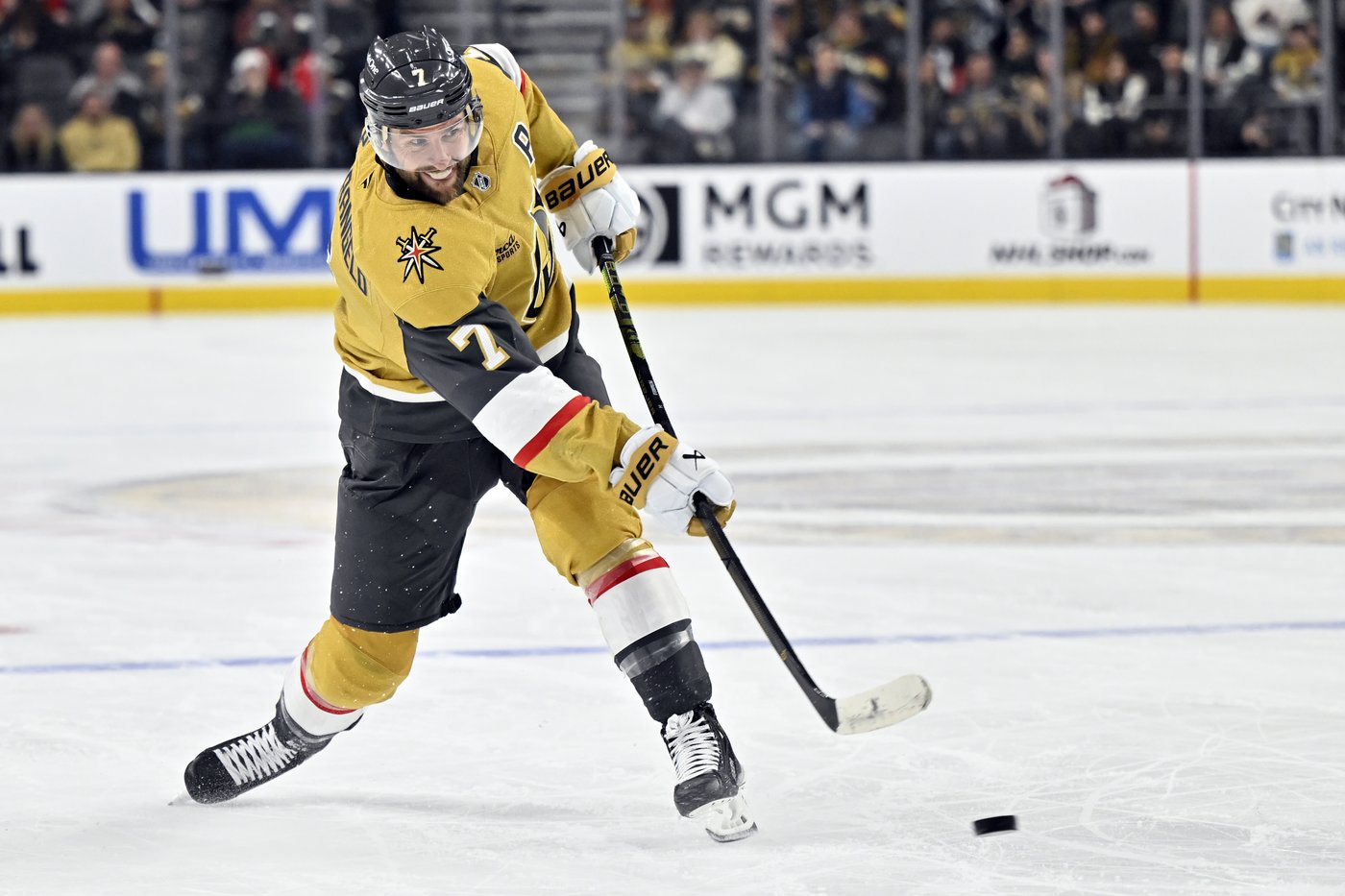 Golden Knights top Canucks 3-1, win for 6th time in 7 games | iNFOnews.ca Golden Knights top Canucks 3-1, win for 6th time in 7 games | iNFOnews.ca