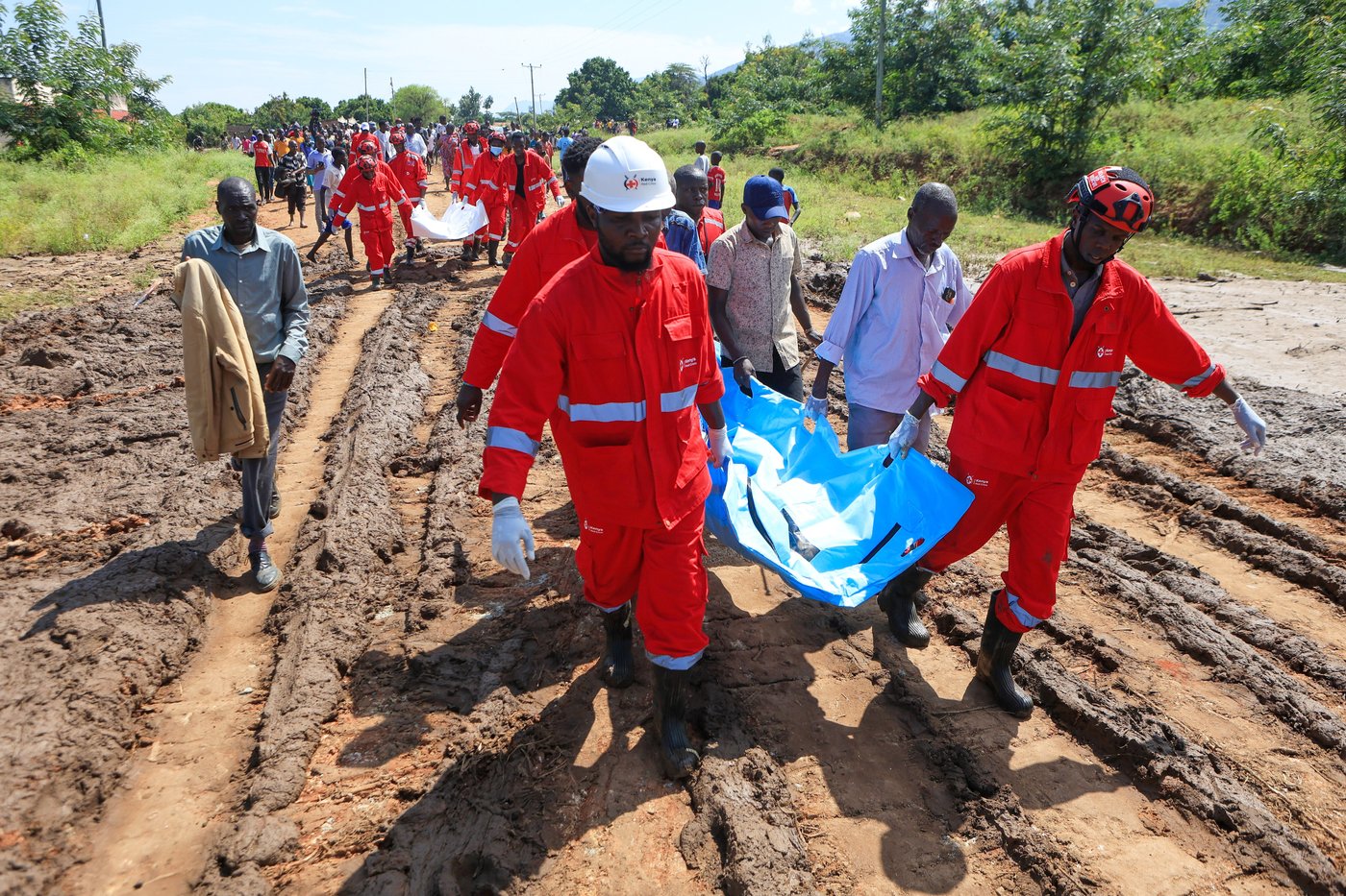 Kenyan landslide death toll rises to 26 as flash floods hamper search for survivors | iNFOnews.ca