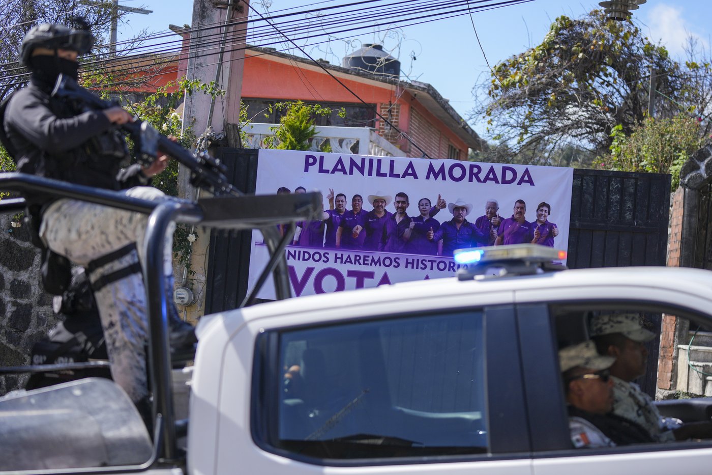 5 killed in Mexican town caught between battling criminal groups | iNFOnews.ca 5 killed in Mexican town caught between battling criminal groups | iNFOnews.ca