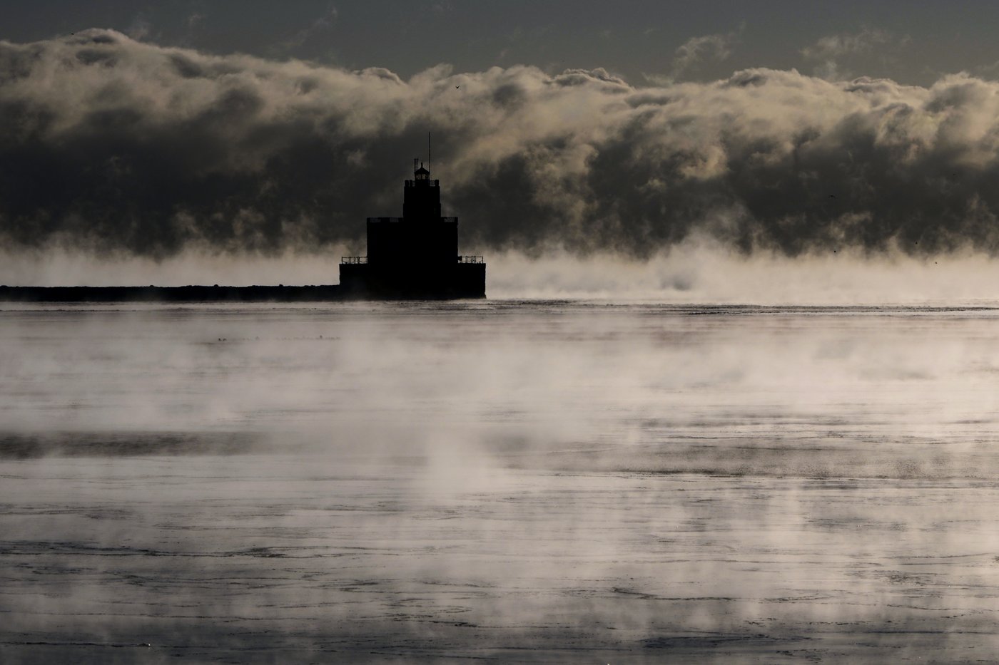 Arctic air sweeping south over Plains shatters record temperatures in North Dakota | iNFOnews.ca