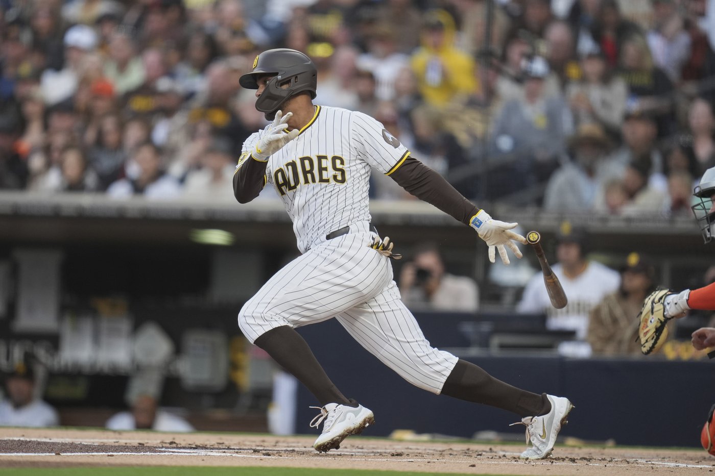 Xander Bogaerts homers, drives in 3, to help the Padres beat the Giants 7-4 | iNFOnews.ca