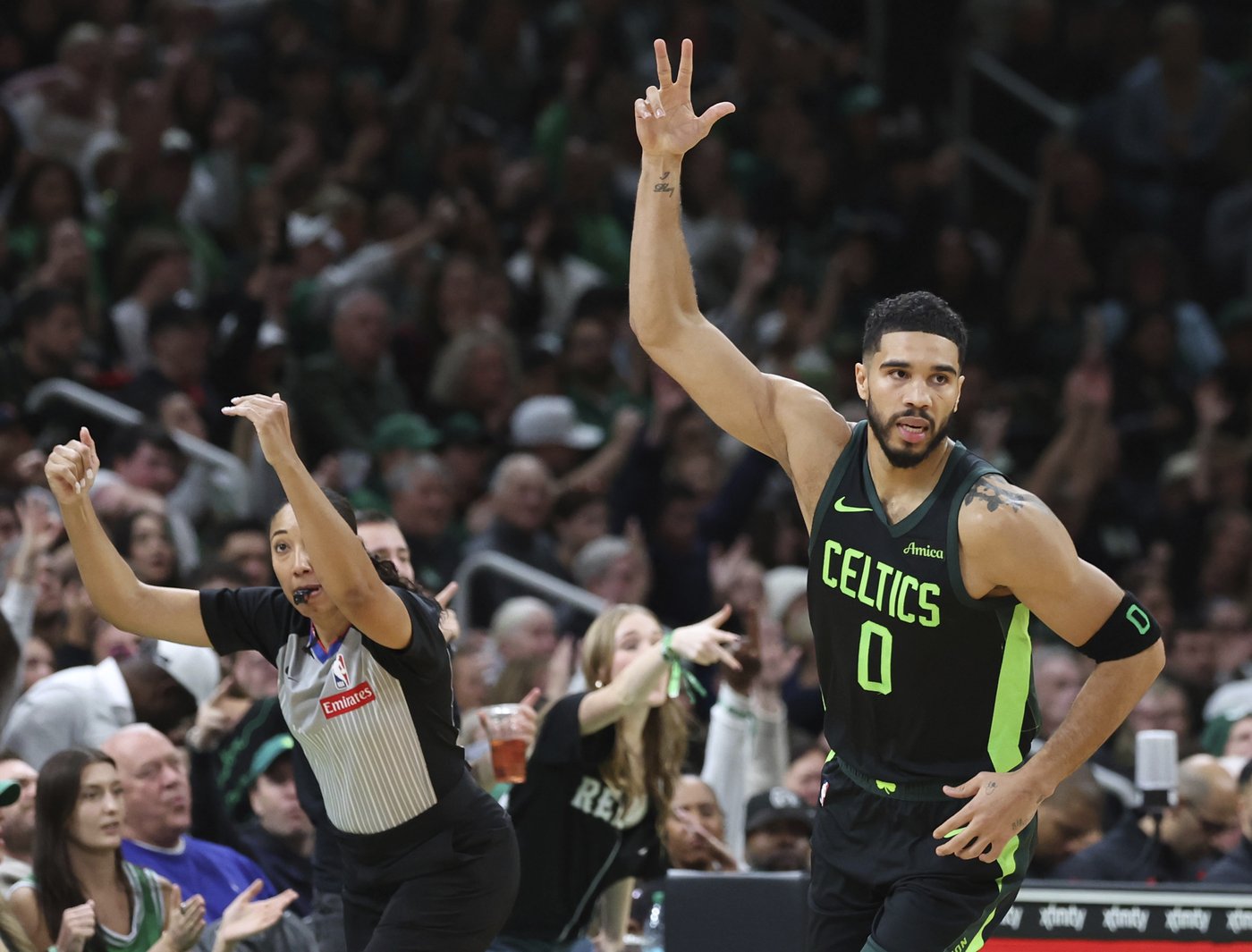 Tatum's 3-pointer at the buzzer in OT gives the Celtics a 126-123 victory over the Raptors | iNFOnews.ca Tatum's 3-pointer at the buzzer in OT gives the Celtics a 126-123 victory over the Raptors | iNFOnews.ca