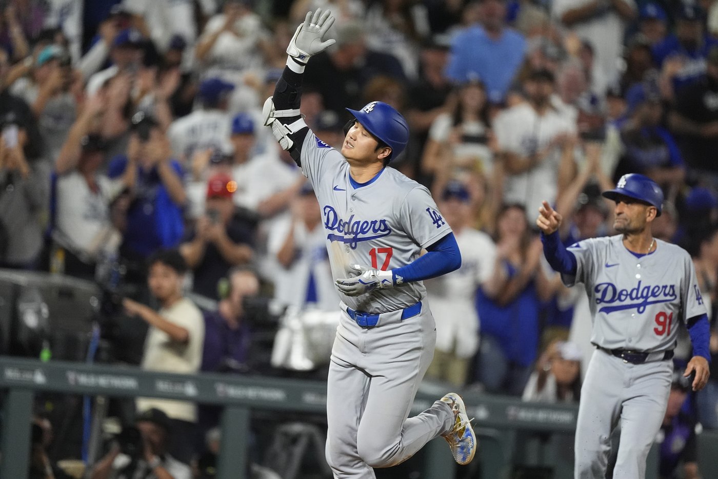 Ohtani launches homer No. 54, steals 57th base as NL West-champion Dodgers power by Rockies 11-4 | iNFOnews.ca Ohtani launches homer No. 54, steals 57th base as NL West-champion Dodgers power by Rockies 11-4 | iNFOnews.ca