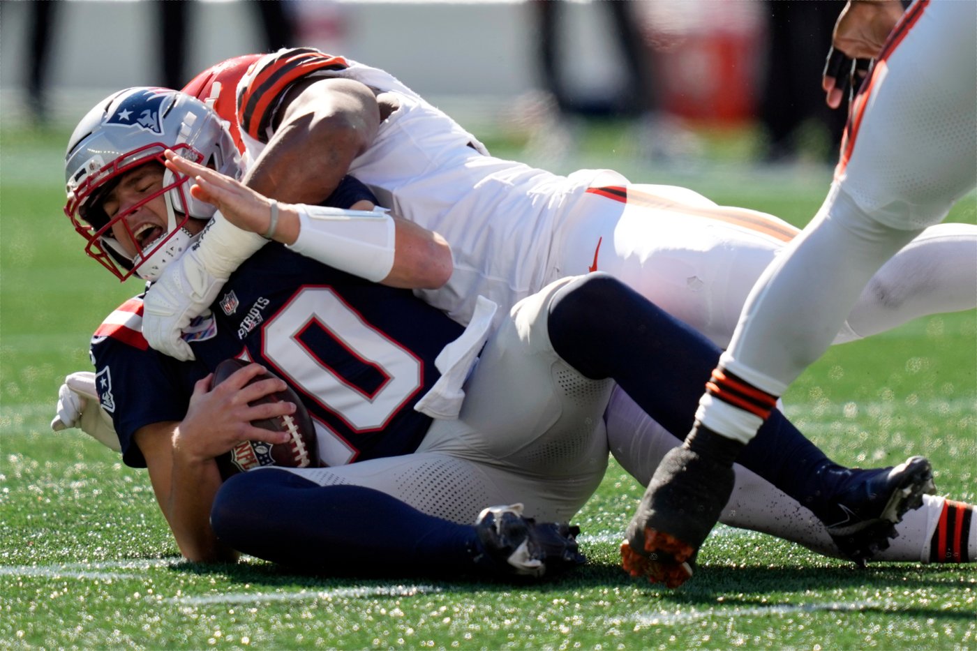 Myles Garrett breaks Browns franchise record with 5 sacks against Patriots | iNFOnews.ca