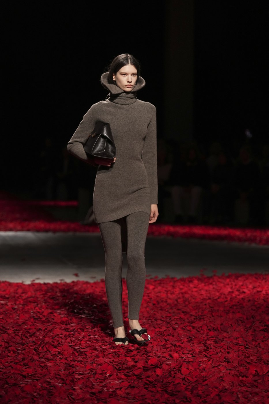Ferragamo pops red with a Milan collection inspired by the world of dance | iNFOnews.ca