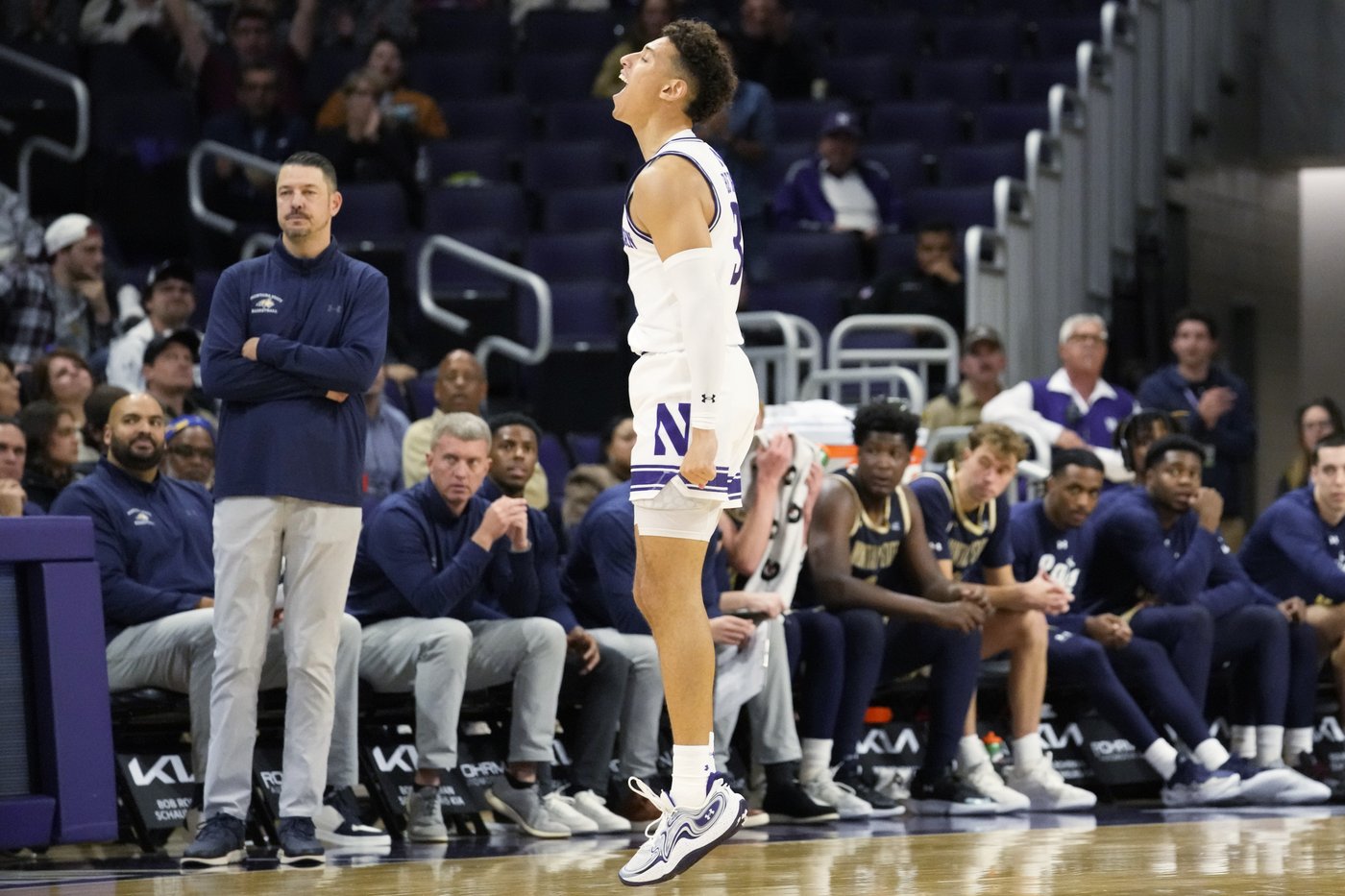 Martinelli scores 22, Barnhizer adds double-double and Northwestern holds off Montana State 72-69 | iNFOnews.ca Martinelli scores 22, Barnhizer adds double-double and Northwestern holds off Montana State 72-69 | iNFOnews.ca