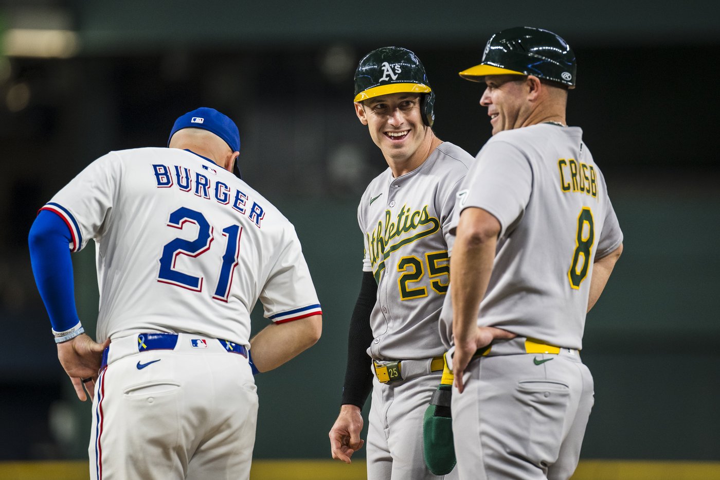 Soderstrom hits a 2-run double as the A's knock off the Rangers 2-1 | iNFOnews.ca
