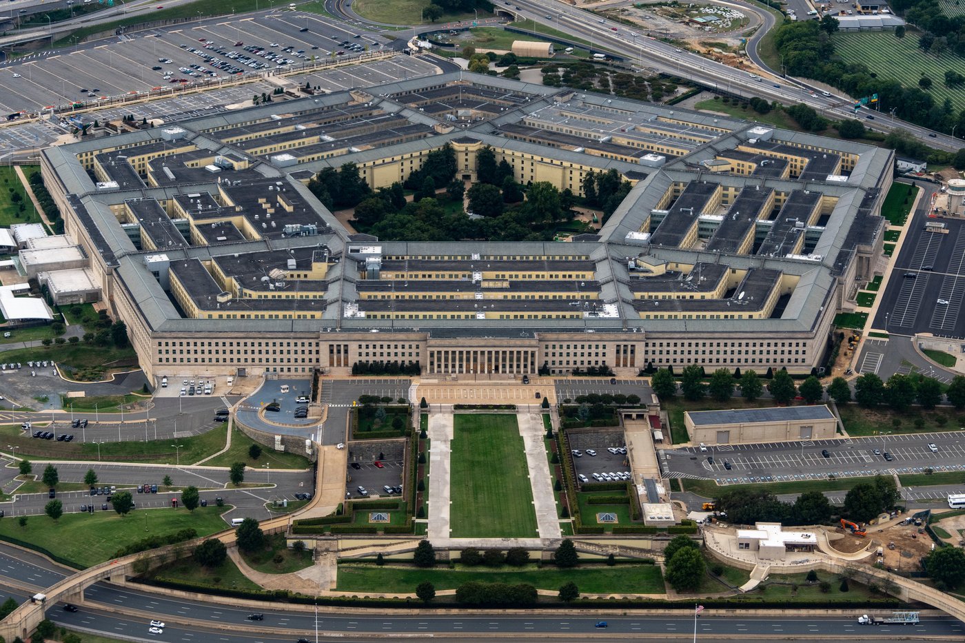 News organizations, including Hegseth's former employer Fox, reject new Pentagon reporting rules | iNFOnews.ca