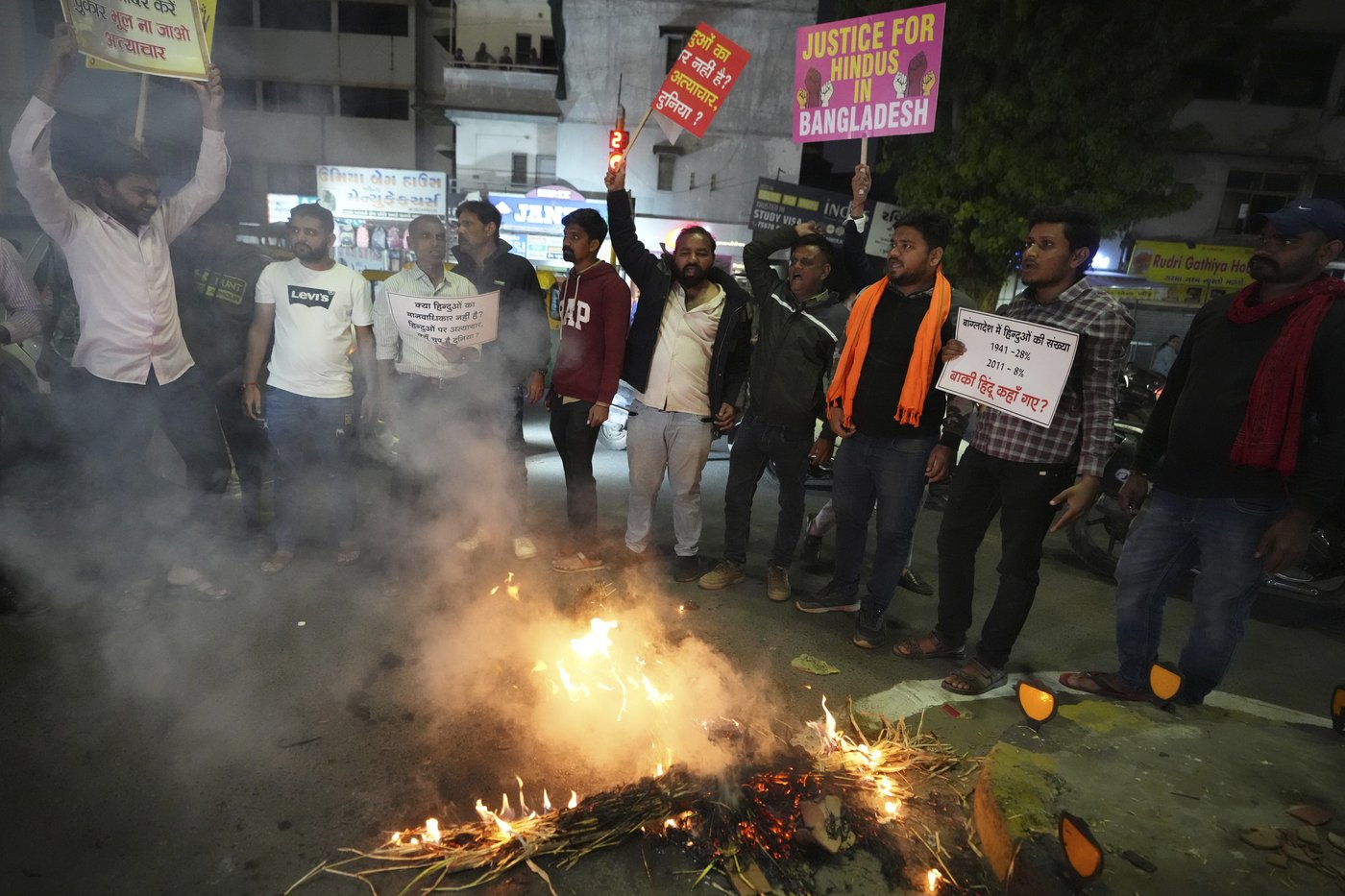 Supporters of Bangladesh Nationalist Party hold protest march as tensions continue with India | iNFOnews.ca