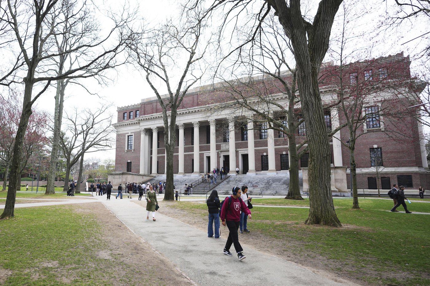 'Great relief': After uncertainty, Canadian Harvard students expect to return this fall | iNFOnews.ca