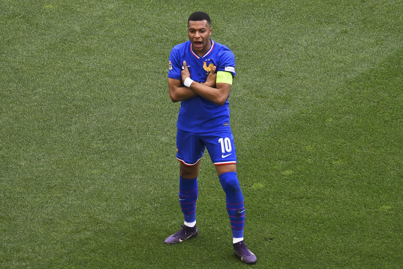 Kylian Mbappé sidelined with illness for Real Madrid's Club World Cup opener | iNFOnews.ca