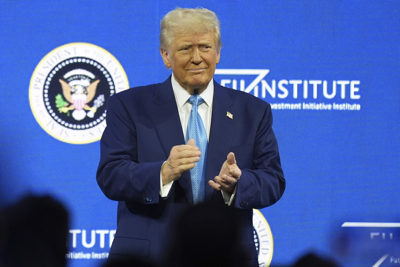 70% of Canadians support retaliatory tariffs on United States: poll | iNFOnews.ca