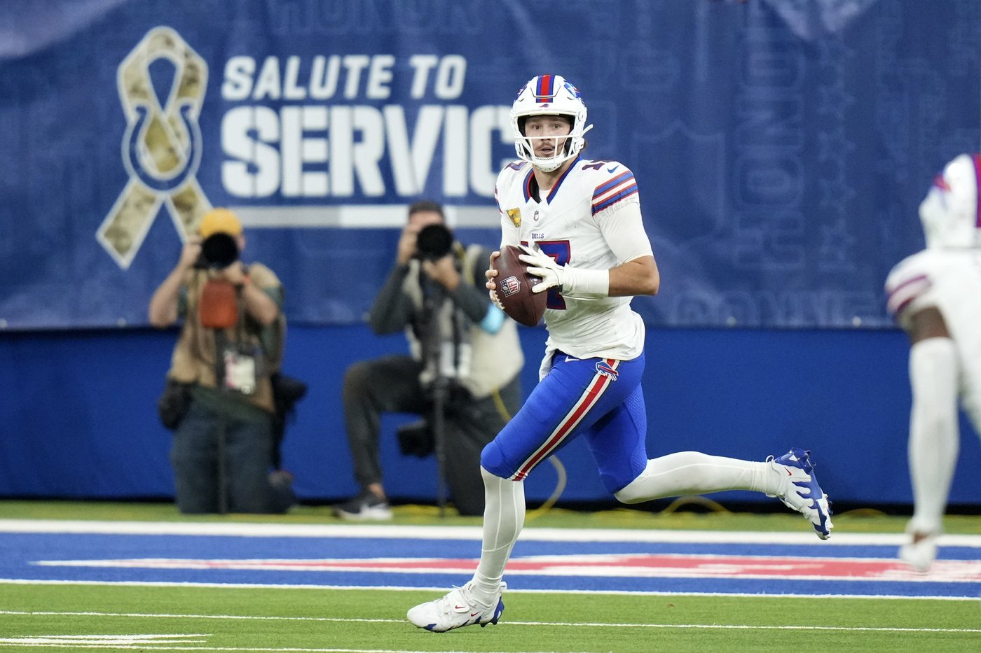Unbeaten Chiefs travel to face Bills in matchup of AFC division leaders | iNFOnews.ca Unbeaten Chiefs travel to face Bills in matchup of AFC division leaders | iNFOnews.ca