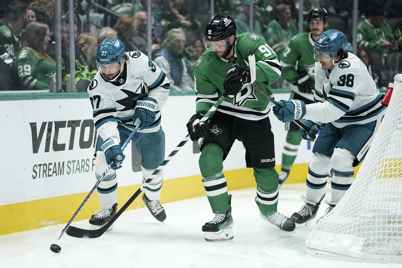 Robertson has goal and 2 assists to end scoring drought, helps Stars beat Sharks 5-2 | iNFOnews.ca Robertson has goal and 2 assists to end scoring drought, helps Stars beat Sharks 5-2 | iNFOnews.ca
