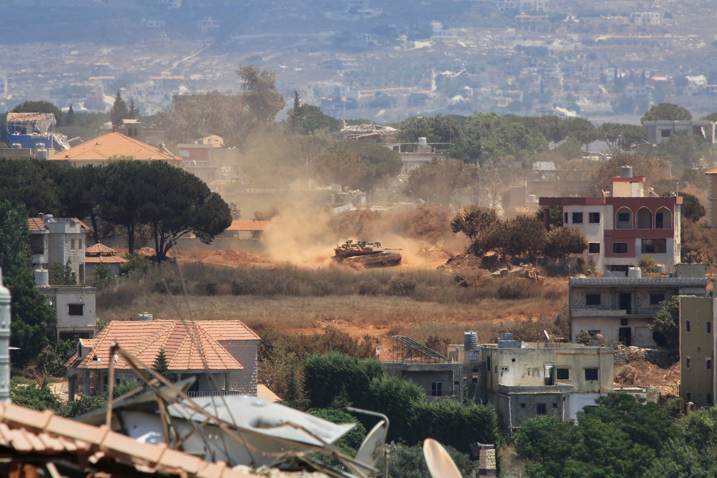 Residents return to a southern Lebanese village after a US-brokered agreement, in photos | iNwheels