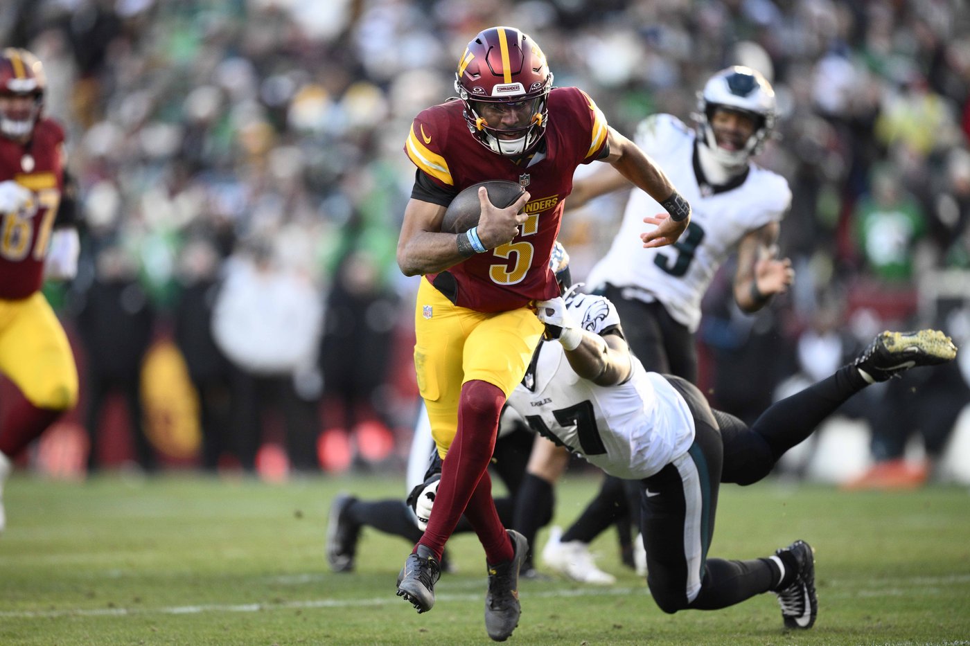 Jayden Daniels throws for 5 TDs as the Commanders end the Eagles' winning streak at 10 | iNFOnews.ca Jayden Daniels throws for 5 TDs as the Commanders end the Eagles' winning streak at 10 | iNFOnews.ca