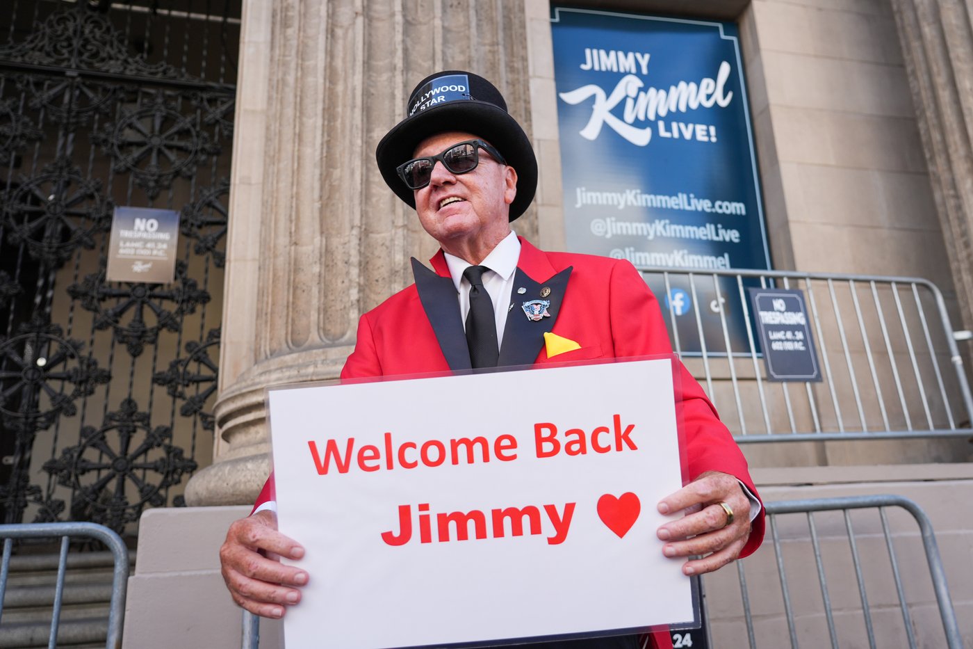Emotional Jimmy Kimmel says in late-night return he never intended to make light of Kirk's killing | iNFOnews.ca Emotional Jimmy Kimmel says in late-night return he never intended to make light of Kirk's killing | iNFOnews.ca