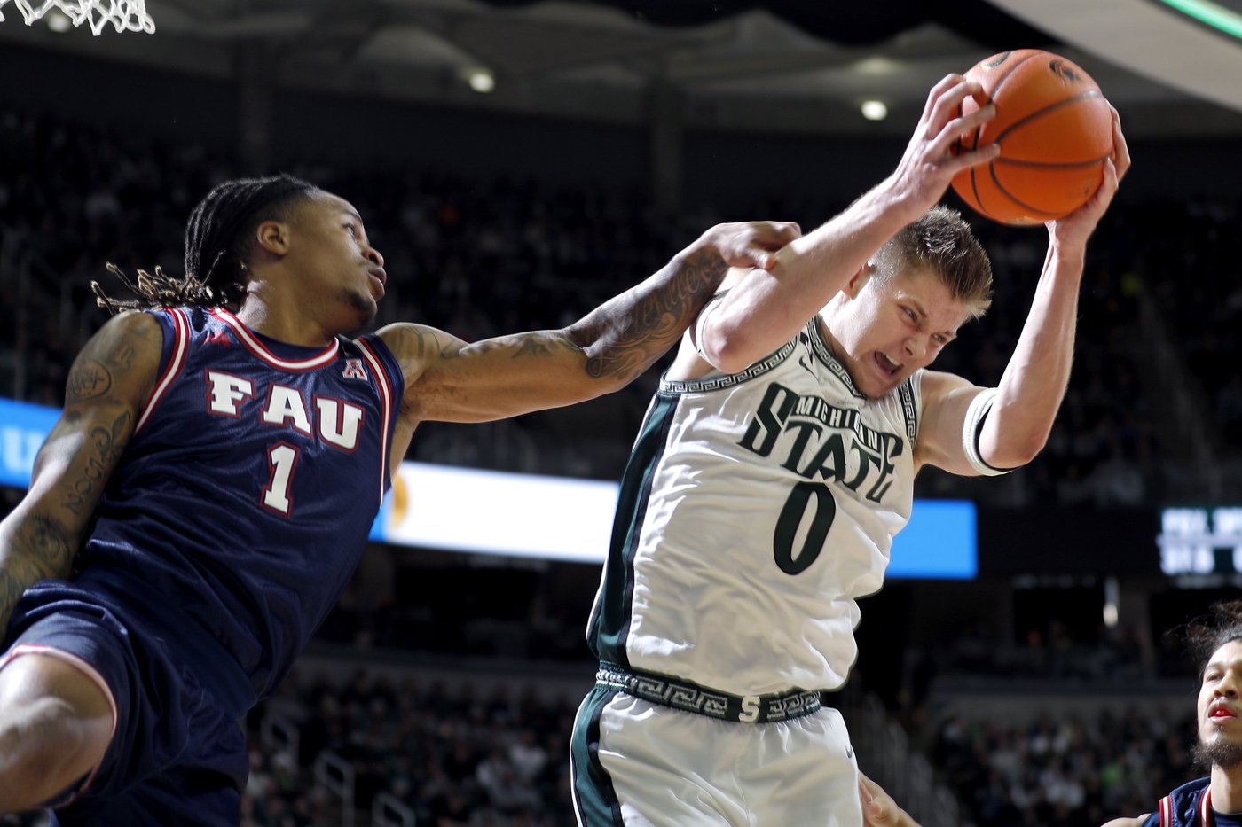 Coen Carr has 17 points, 8 rebounds to lead No. 20 Michigan State past Florida Atlantic 86-69 | iNFOnews.ca Coen Carr has 17 points, 8 rebounds to lead No. 20 Michigan State past Florida Atlantic 86-69 | iNFOnews.ca