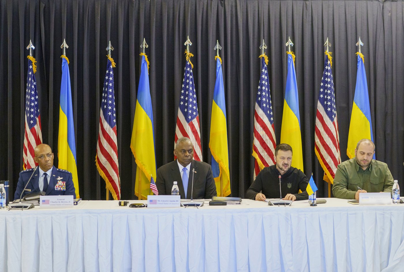 US wants more clarity from Ukraine on possible use of long-range weapons | iNFOnews.ca US wants more clarity from Ukraine on possible use of long-range weapons | iNFOnews.ca