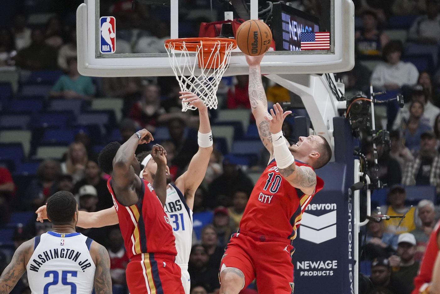 Thunder acquire center Daniel Theis from the Pelicans | iNFOnews.ca