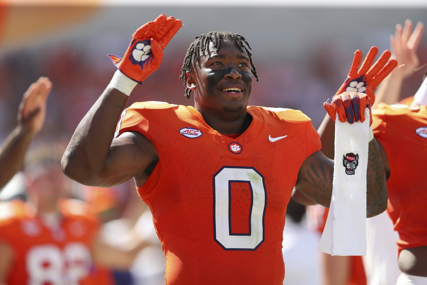 Clemson's Swinney shrugs off critics after 17th-ranked Tigers hot stretch going into Stanford game | iNFOnews.ca