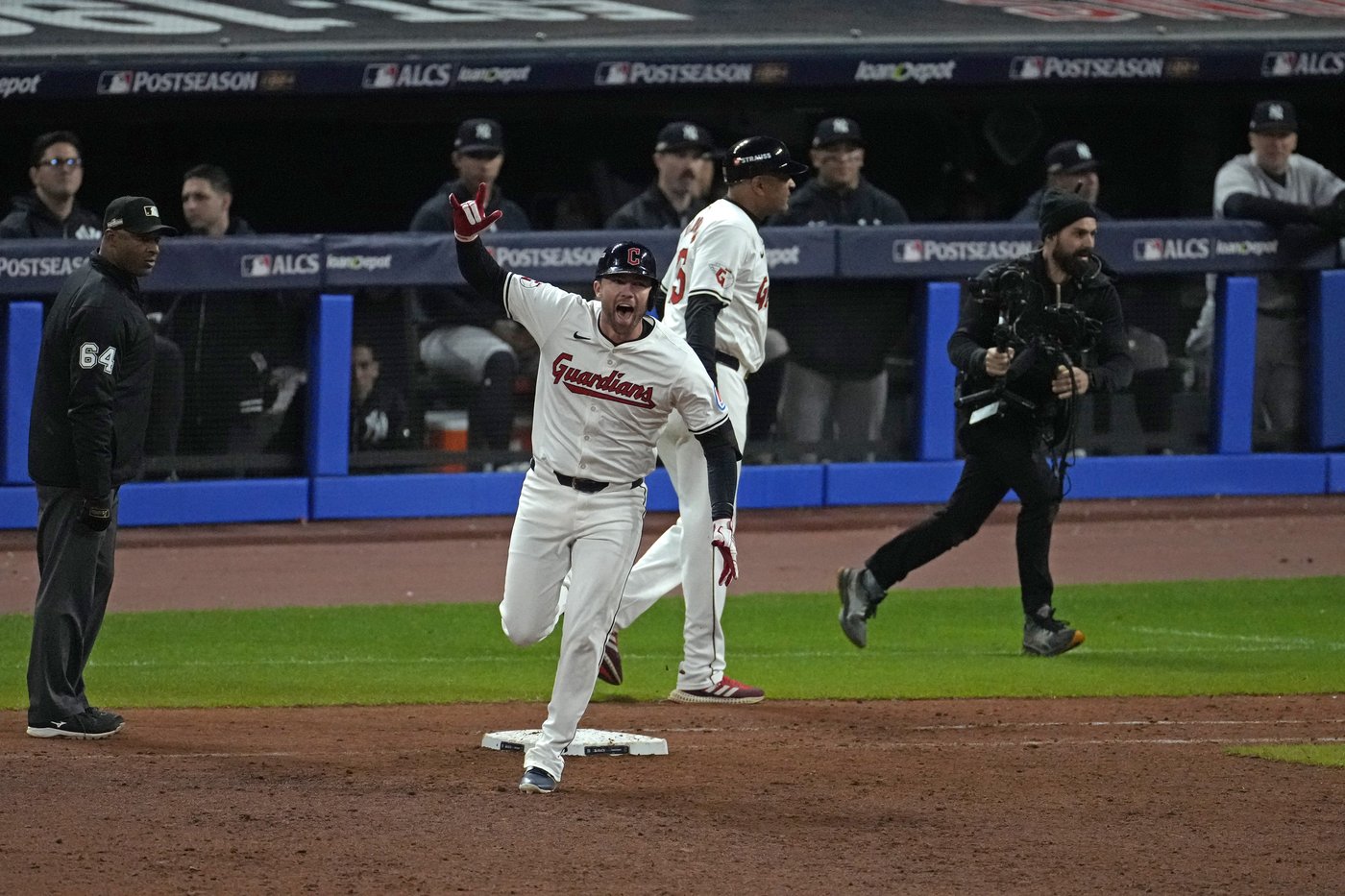 Fry's 2-run homer in 10th sends Guardians to stunning 7-5 win over Yankees | iNFOnews.ca Fry's 2-run homer in 10th sends Guardians to stunning 7-5 win over Yankees | iNFOnews.ca