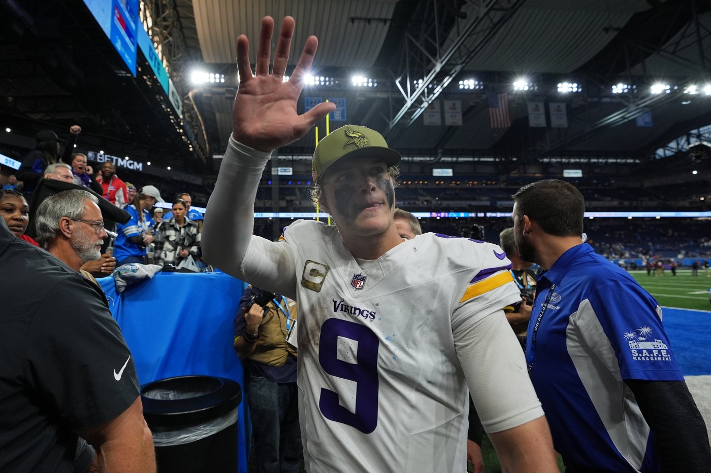 J.J. McCarthy throws for 2 TDs and runs for a score in his return as Vikings beat Lions 27-24 | iNFOnews.ca J.J. McCarthy throws for 2 TDs and runs for a score in his return as Vikings beat Lions 27-24 | iNFOnews.ca