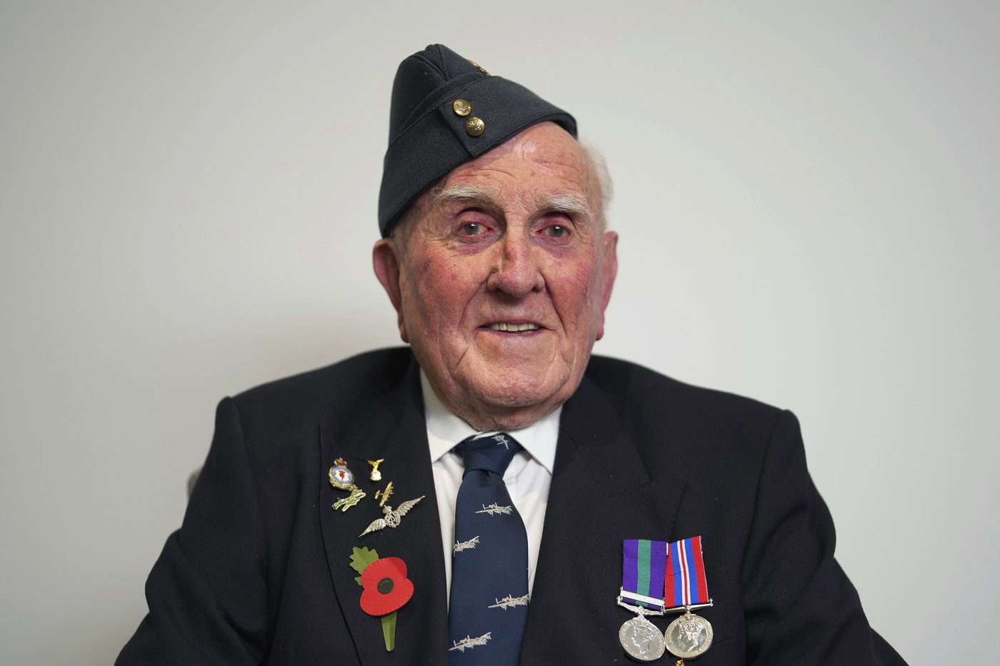 100-year-old Royal Air Force veteran will join UK memorial service for the first time | iNFOnews.ca