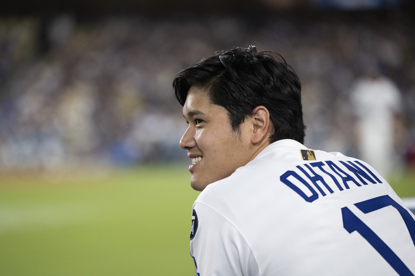 Why Dodgers manager Dave Roberts is telling Lakers fans to keep 'hands off' Ohtani | iNFOnews.ca