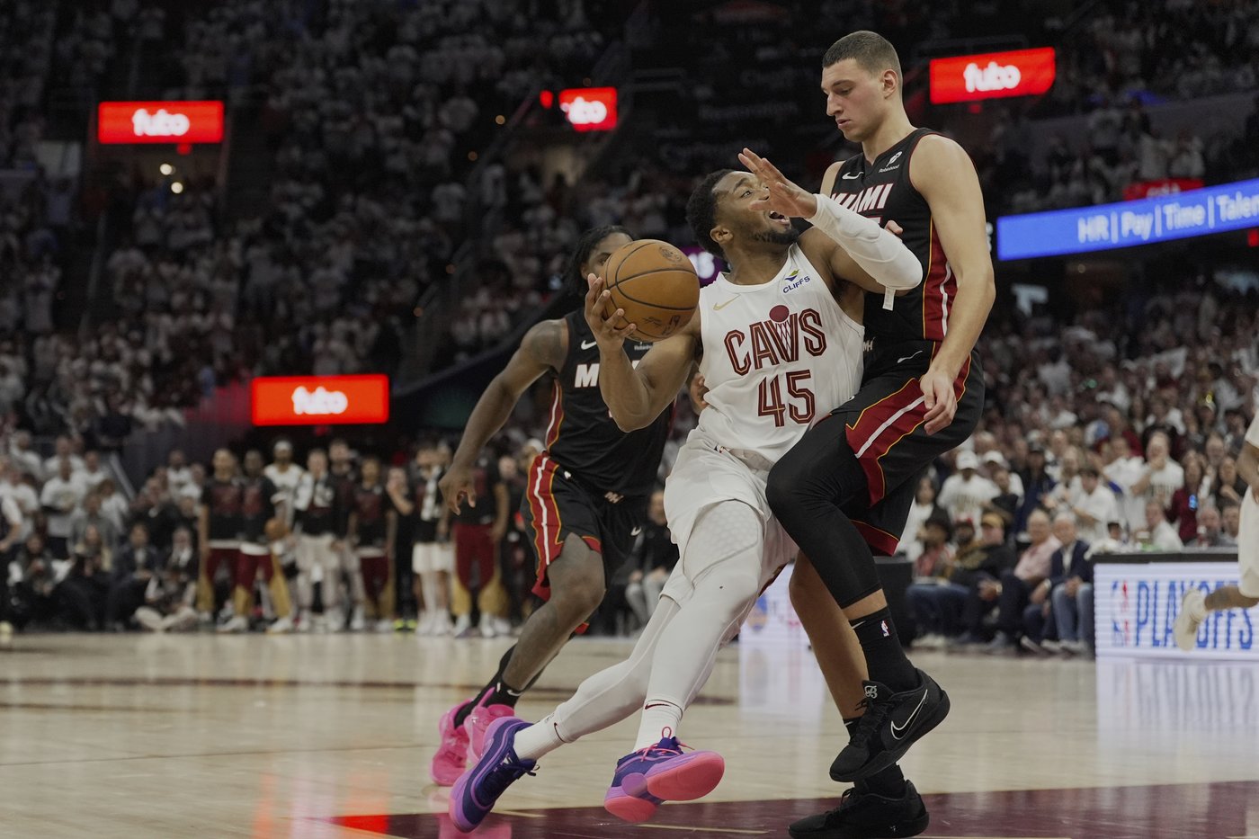 Mitchell scores 30 points, Cavaliers hold off Heat 121-112 to take 2-0 lead in NBA playoff series | iNFOnews.ca Mitchell scores 30 points, Cavaliers hold off Heat 121-112 to take 2-0 lead in NBA playoff series | iNFOnews.ca