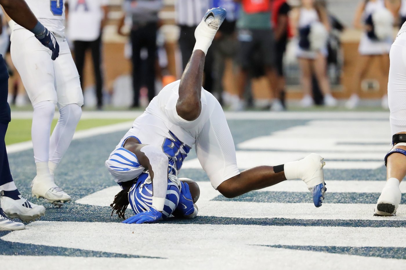 Frank Peasant rushes for three TDs, No. 25 Memphis defeats Rice 38-14 | iNFOnews.ca