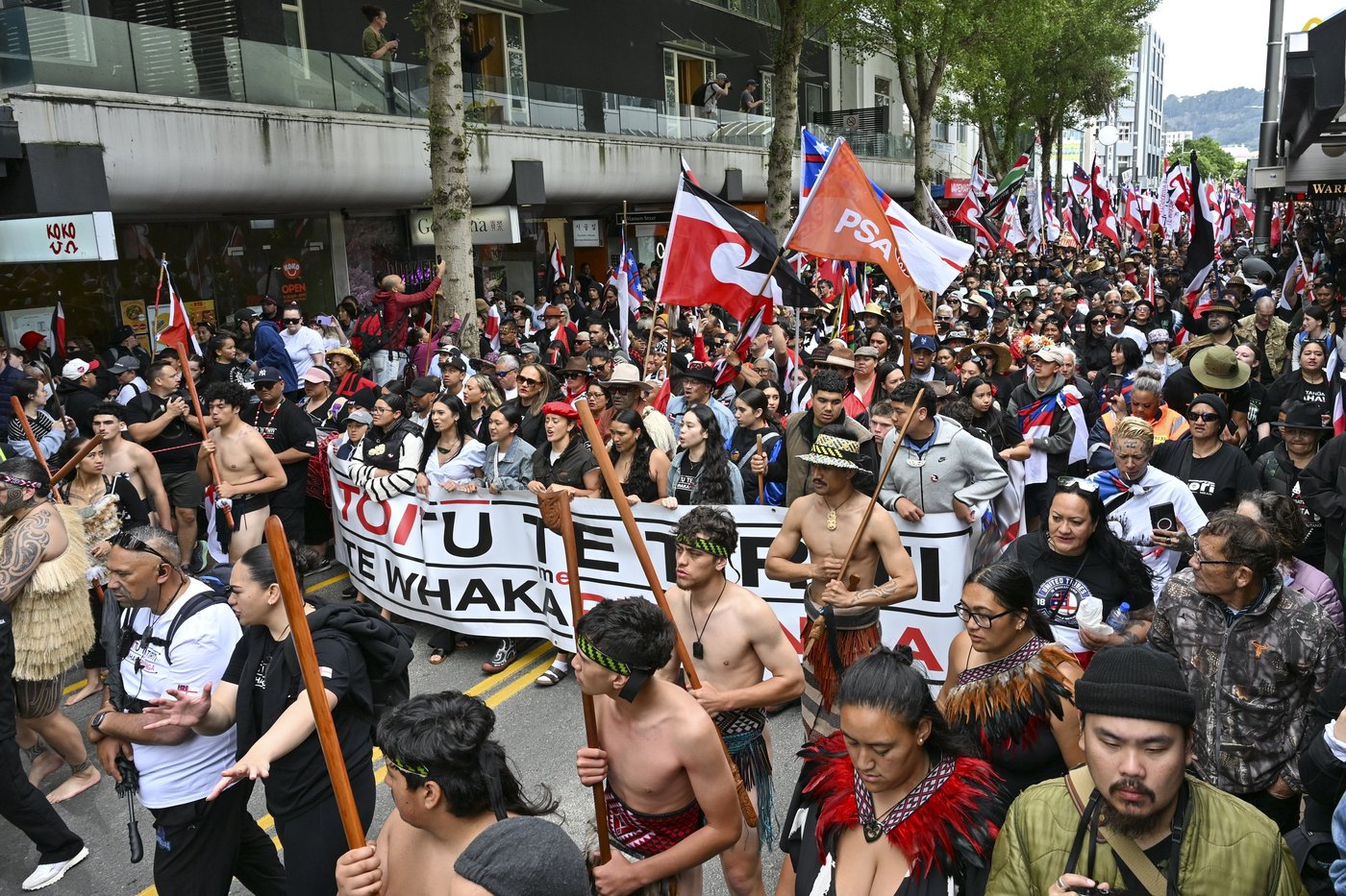 New Zealand's founding treaty is at a flashpoint. Why are thousands protesting for Māori rights? | iNFOnews.ca