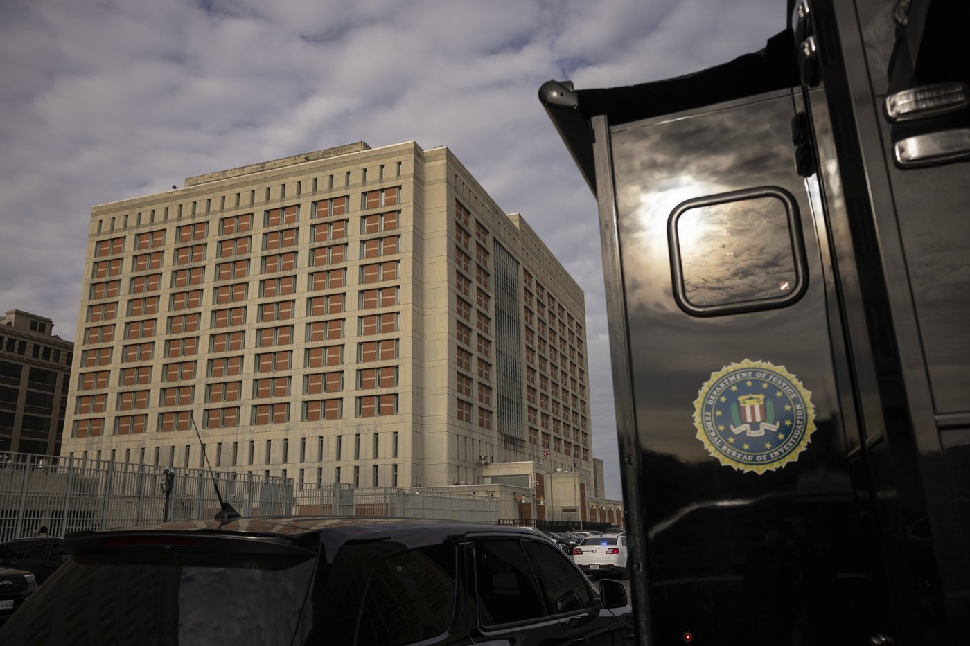 Authorities launch 'interagency operation' at federal jail in New York housing Sean 'Diddy' Combs | iNFOnews.ca